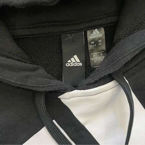 🚨 3 for $25 - ADIDAS Badge Of Sport Crop Hoodie - Picture 7 of 11